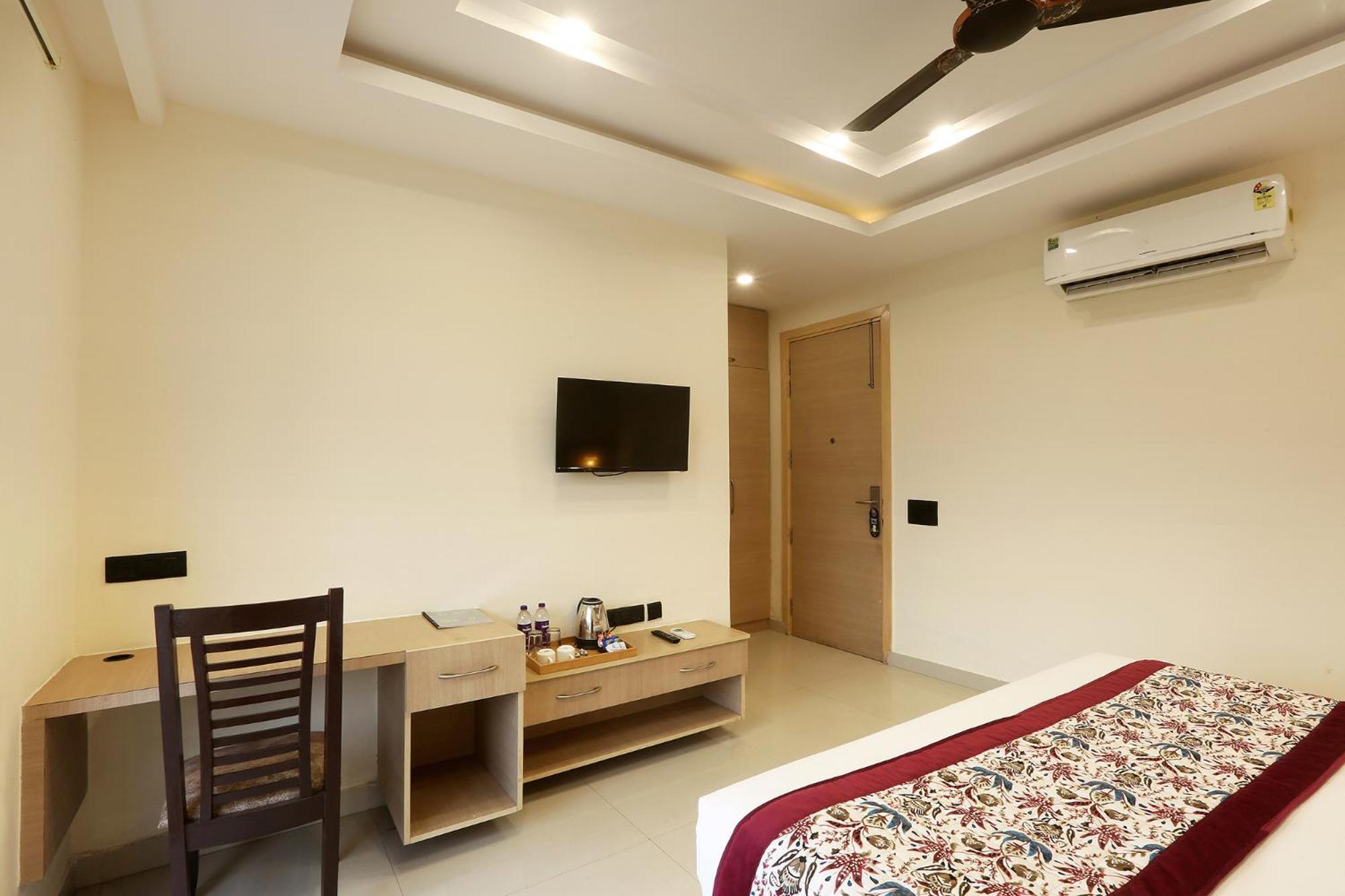 Hotel Green Lotus Luxe غورغاون المظهر الخارجي الصورة